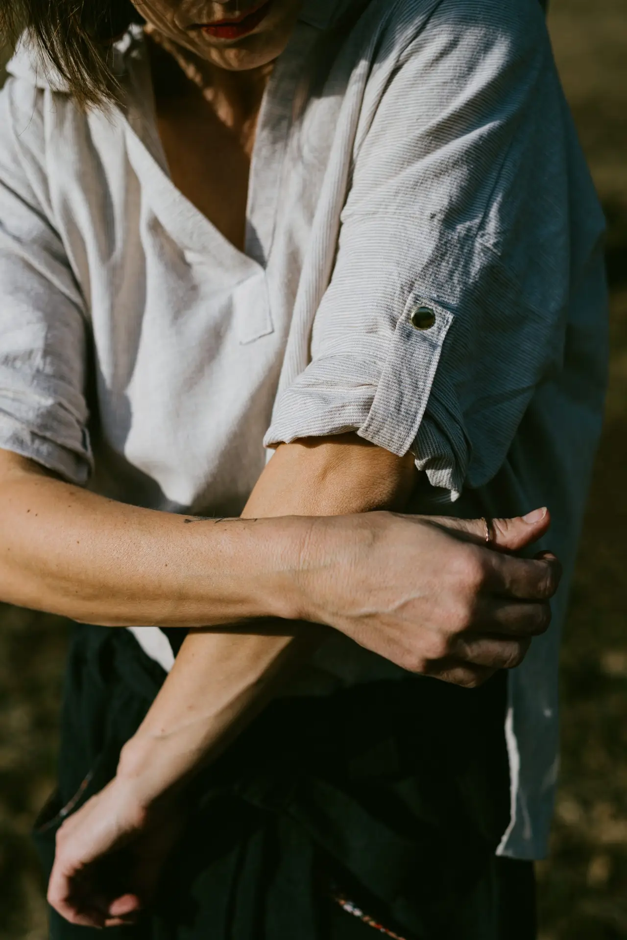 Alocasia Beige Shirt - Image 4